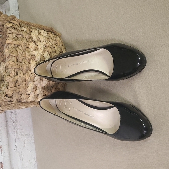 Etienne Aigner Black Patent Leather Heels 7M - Picture 2 of 8